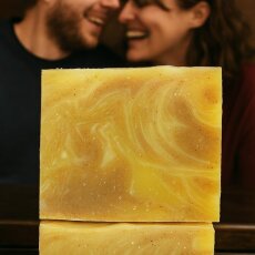 Haarseife Ghassoul Heilerde | handgesiedete Naturseife mit Bio-Avocado&ouml;l &amp; Kakaobutter | bei fettigem Haar &amp; Unreinheiten | vegan | 100 g