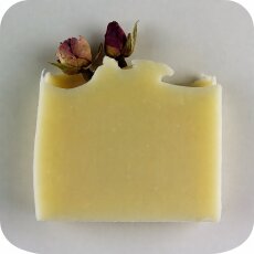 Naturseife Mandeline | sanfte Pflege mit Mandel- und Pflaumenkern&ouml;l | nur aus nat&uuml;rlichen Zutaten | vegan | 80 g